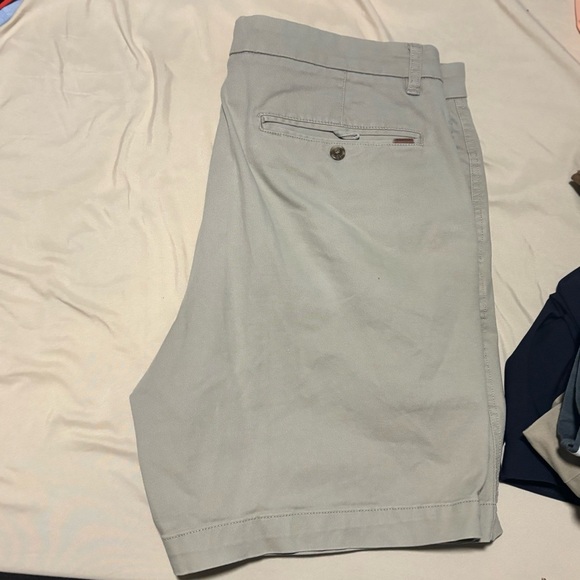 Mens Chaps Men’s Khaki Flat Front Shorts Size 36 - Picture 3 of 4